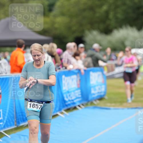 30.08.2026 - Elbe Triathlon Hamburg LAZAROV Photography http://msf.ph/oto/10029395 30.08.2026 12:32:06 Ziel 1614, 1657 meine-sportfotos.de