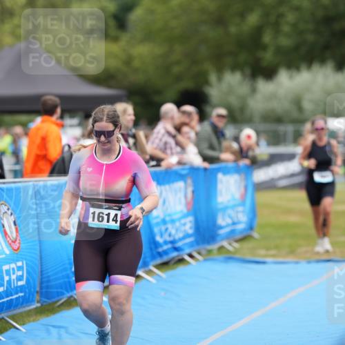 30.08.2026 - Elbe Triathlon Hamburg LAZAROV Photography http://msf.ph/oto/10029396 30.08.2026 12:32:11 Ziel 1614, 1669 meine-sportfotos.de
