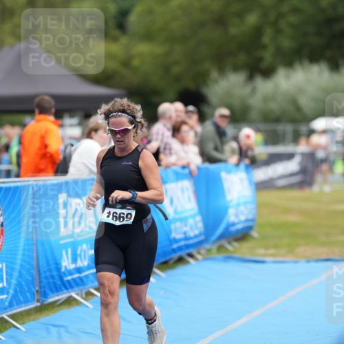 30.08.2026 - Elbe Triathlon Hamburg LAZAROV Photography http://msf.ph/oto/10029399 30.08.2026 12:32:15 Ziel 1614, 1669 meine-sportfotos.de