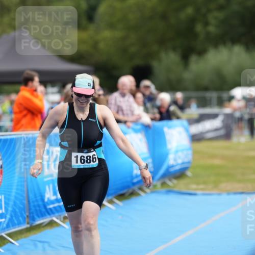30.08.2026 - Elbe Triathlon Hamburg LAZAROV Photography http://msf.ph/oto/10029403 30.08.2026 12:32:32 Ziel 1686 meine-sportfotos.de