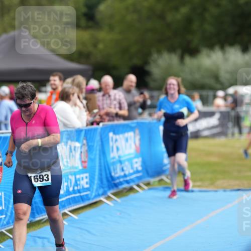 30.08.2026 - Elbe Triathlon Hamburg LAZAROV Photography http://msf.ph/oto/10029410 30.08.2026 12:33:35 Ziel 1651, 1693 meine-sportfotos.de