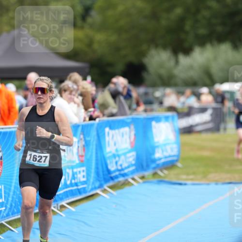 30.08.2026 - Elbe Triathlon Hamburg LAZAROV Photography http://msf.ph/oto/10029416 30.08.2026 12:33:49 Ziel 1592, 1627 meine-sportfotos.de