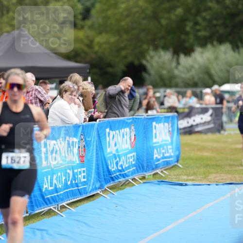 30.08.2026 - Elbe Triathlon Hamburg LAZAROV Photography http://msf.ph/oto/10029417 30.08.2026 12:33:49 Ziel 1592, 1627 meine-sportfotos.de