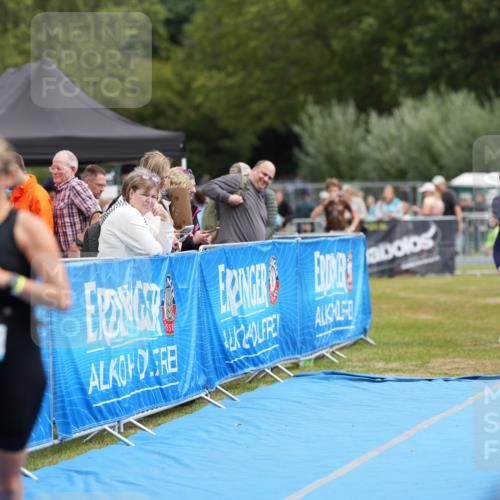 30.08.2026 - Elbe Triathlon Hamburg LAZAROV Photography http://msf.ph/oto/10029418 30.08.2026 12:33:50 Ziel 1592, 1627 meine-sportfotos.de