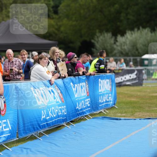 30.08.2026 - Elbe Triathlon Hamburg LAZAROV Photography http://msf.ph/oto/10029423 30.08.2026 12:34:23 Ziel 1717 meine-sportfotos.de