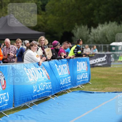 30.08.2026 - Elbe Triathlon Hamburg LAZAROV Photography http://msf.ph/oto/10029424 30.08.2026 12:34:24 Ziel 1717 meine-sportfotos.de