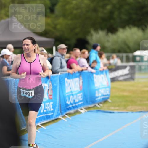 30.08.2026 - Elbe Triathlon Hamburg LAZAROV Photography http://msf.ph/oto/10029439 30.08.2026 12:39:46 Ziel 1691 meine-sportfotos.de