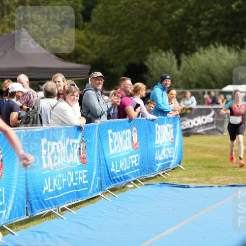 30.08.2026 - Elbe Triathlon Hamburg LAZAROV Photography http://msf.ph/oto/10029443 30.08.2026 12:39:59 Ziel 1677, 1723 meine-sportfotos.de