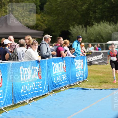 30.08.2026 - Elbe Triathlon Hamburg LAZAROV Photography http://msf.ph/oto/10029444 30.08.2026 12:39:59 Ziel 1677, 1723 meine-sportfotos.de