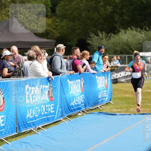 30.08.2026 - Elbe Triathlon Hamburg LAZAROV Photography http://msf.ph/oto/10029446 30.08.2026 12:40:00 Ziel 1677, 1723 meine-sportfotos.de