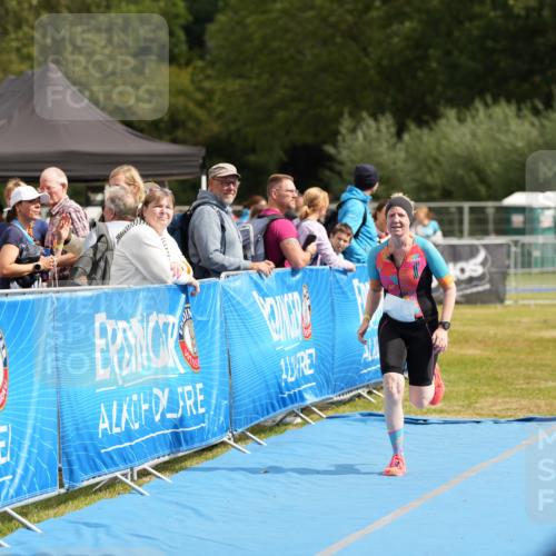 30.08.2026 - Elbe Triathlon Hamburg LAZAROV Photography http://msf.ph/oto/10029449 30.08.2026 12:40:01 Ziel 1677, 1723 meine-sportfotos.de