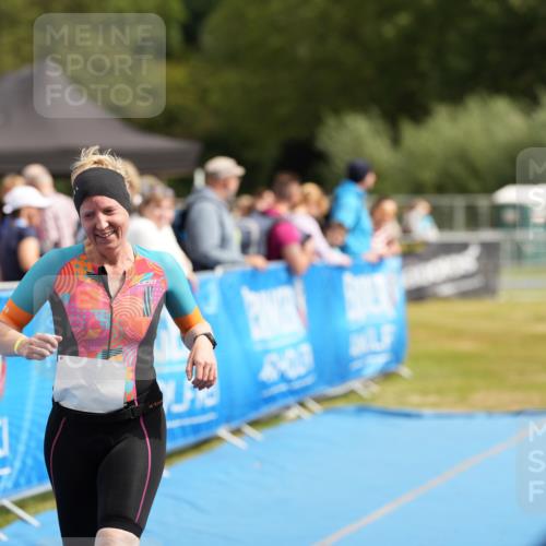 30.08.2026 - Elbe Triathlon Hamburg LAZAROV Photography http://msf.ph/oto/10029452 30.08.2026 12:40:04 Ziel 1677 meine-sportfotos.de