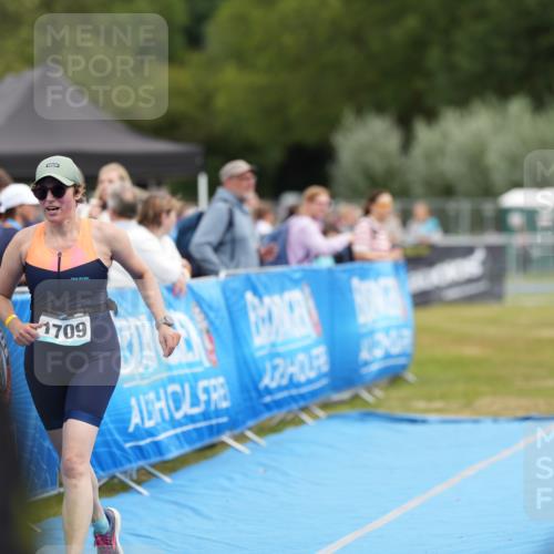 30.08.2026 - Elbe Triathlon Hamburg LAZAROV Photography http://msf.ph/oto/10029468 30.08.2026 12:41:34 Ziel 1709 meine-sportfotos.de