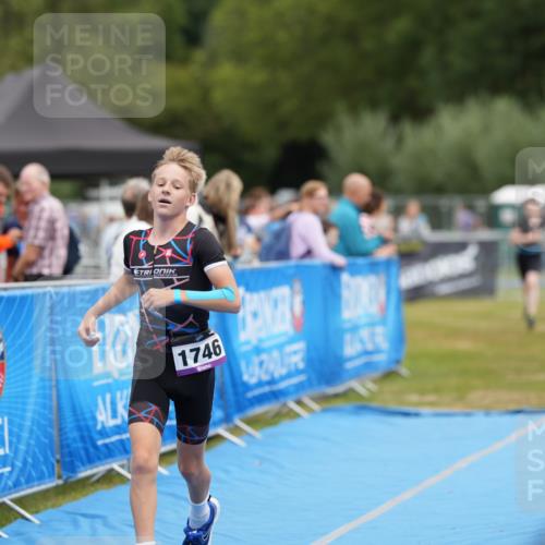 30.08.2026 - Elbe Triathlon Hamburg LAZAROV Photography http://msf.ph/oto/10029471 30.08.2026 12:42:10 Ziel 1727, 1746 meine-sportfotos.de