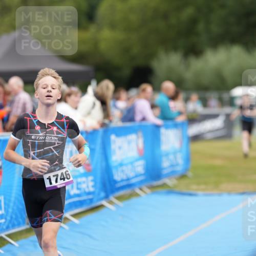 30.08.2026 - Elbe Triathlon Hamburg LAZAROV Photography http://msf.ph/oto/10029472 30.08.2026 12:42:10 Ziel 1727, 1746 meine-sportfotos.de