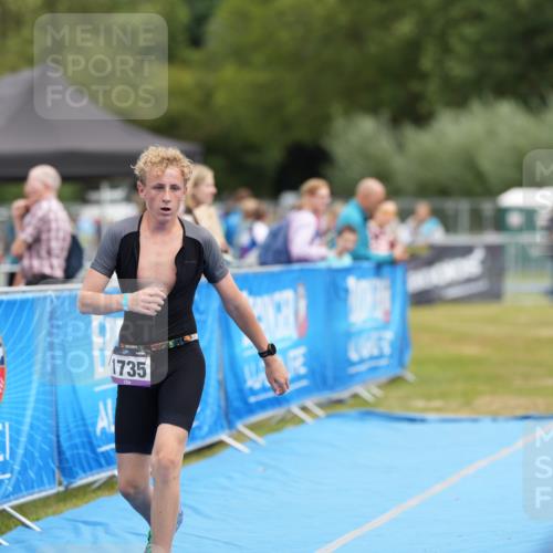 30.08.2026 - Elbe Triathlon Hamburg LAZAROV Photography http://msf.ph/oto/10029475 30.08.2026 12:42:43 Ziel 1735 meine-sportfotos.de