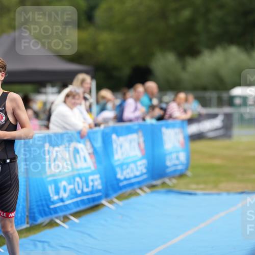 30.08.2026 - Elbe Triathlon Hamburg LAZAROV Photography http://msf.ph/oto/10029479 30.08.2026 12:43:49 Ziel 1742 meine-sportfotos.de