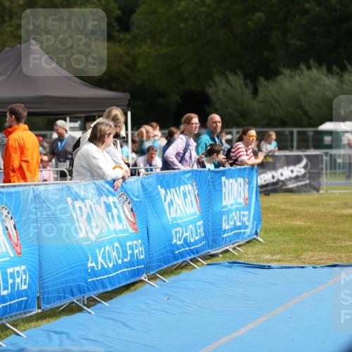 30.08.2026 - Elbe Triathlon Hamburg LAZAROV Photography http://msf.ph/oto/10029486 30.08.2026 12:44:00 Ziel  meine-sportfotos.de