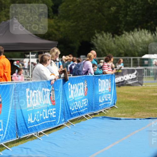 30.08.2026 - Elbe Triathlon Hamburg LAZAROV Photography http://msf.ph/oto/10029489 30.08.2026 12:44:06 Ziel 1747, 1765 meine-sportfotos.de