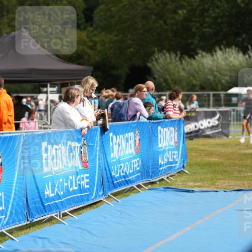 30.08.2026 - Elbe Triathlon Hamburg LAZAROV Photography http://msf.ph/oto/10029490 30.08.2026 12:44:06 Ziel 1747, 1765 meine-sportfotos.de