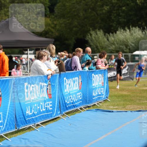 30.08.2026 - Elbe Triathlon Hamburg LAZAROV Photography http://msf.ph/oto/10029493 30.08.2026 12:44:07 Ziel 1747, 1765 meine-sportfotos.de