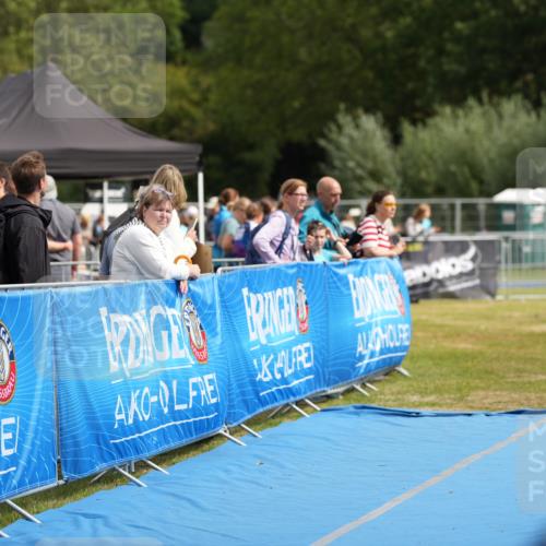 30.08.2026 - Elbe Triathlon Hamburg LAZAROV Photography http://msf.ph/oto/10029500 30.08.2026 12:44:34 Ziel  meine-sportfotos.de