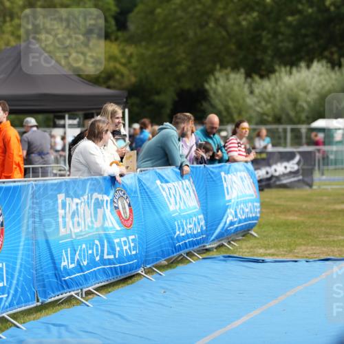 30.08.2026 - Elbe Triathlon Hamburg LAZAROV Photography http://msf.ph/oto/10029505 30.08.2026 12:44:38 Ziel 1743, 1745 meine-sportfotos.de