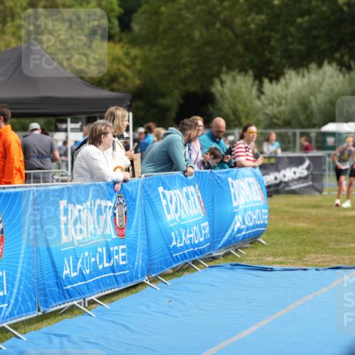 30.08.2026 - Elbe Triathlon Hamburg LAZAROV Photography http://msf.ph/oto/10029507 30.08.2026 12:44:38 Ziel 1743, 1745 meine-sportfotos.de