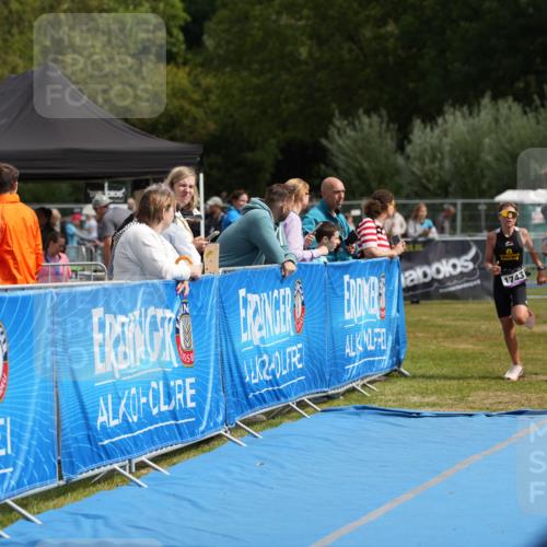 30.08.2026 - Elbe Triathlon Hamburg LAZAROV Photography http://msf.ph/oto/10029509 30.08.2026 12:44:42 Ziel 1743, 1745 meine-sportfotos.de