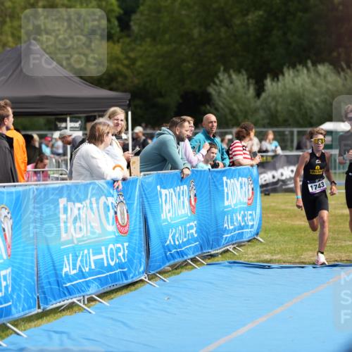 30.08.2026 - Elbe Triathlon Hamburg LAZAROV Photography http://msf.ph/oto/10029511 30.08.2026 12:44:42 Ziel 1743, 1745 meine-sportfotos.de