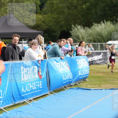 30.08.2026 - Elbe Triathlon Hamburg LAZAROV Photography http://msf.ph/oto/10029515 30.08.2026 12:44:47 Ziel 1743, 1745 meine-sportfotos.de