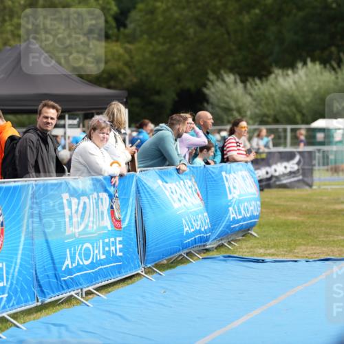 30.08.2026 - Elbe Triathlon Hamburg LAZAROV Photography http://msf.ph/oto/10029516 30.08.2026 12:44:48 Ziel 1743, 1745 meine-sportfotos.de