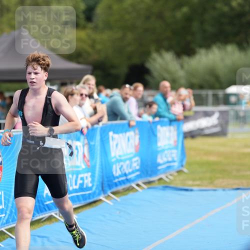 30.08.2026 - Elbe Triathlon Hamburg LAZAROV Photography http://msf.ph/oto/10029520 30.08.2026 12:45:19 Ziel 1733 meine-sportfotos.de