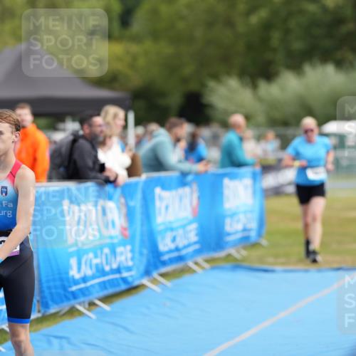 30.08.2026 - Elbe Triathlon Hamburg LAZAROV Photography http://msf.ph/oto/10029523 30.08.2026 12:46:59 Ziel 1684, 1732 meine-sportfotos.de