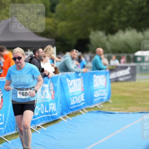 30.08.2026 - Elbe Triathlon Hamburg LAZAROV Photography http://msf.ph/oto/10029525 30.08.2026 12:47:04 Ziel 1684 meine-sportfotos.de