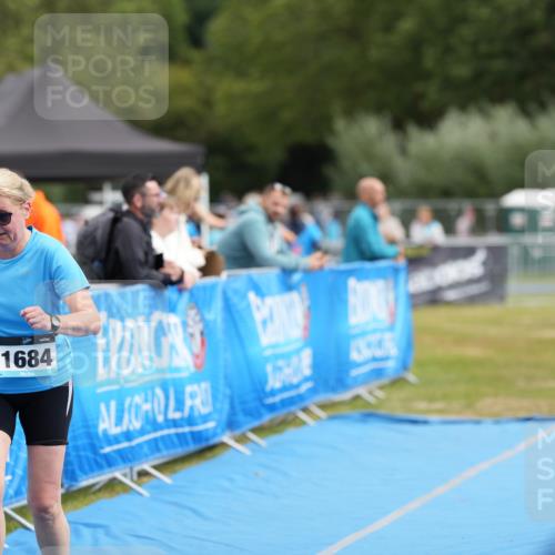 30.08.2026 - Elbe Triathlon Hamburg LAZAROV Photography http://msf.ph/oto/10029526 30.08.2026 12:47:04 Ziel 1684 meine-sportfotos.de