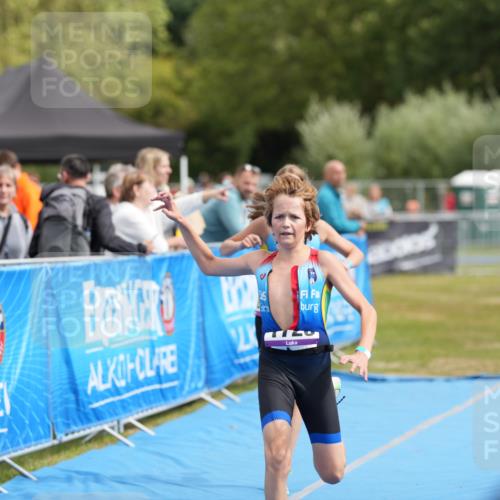 30.08.2026 - Elbe Triathlon Hamburg LAZAROV Photography http://msf.ph/oto/10029528 30.08.2026 12:47:28 Ziel 1728, 1760 meine-sportfotos.de