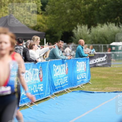 30.08.2026 - Elbe Triathlon Hamburg LAZAROV Photography http://msf.ph/oto/10029530 30.08.2026 12:47:29 Ziel 1728, 1760 meine-sportfotos.de