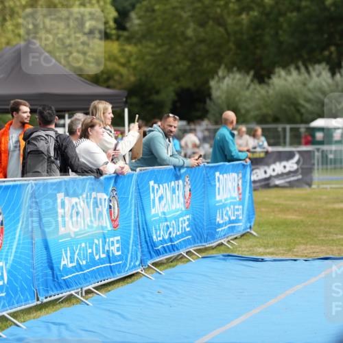 30.08.2026 - Elbe Triathlon Hamburg LAZAROV Photography http://msf.ph/oto/10029532 30.08.2026 12:47:30 Ziel 1728, 1760 meine-sportfotos.de