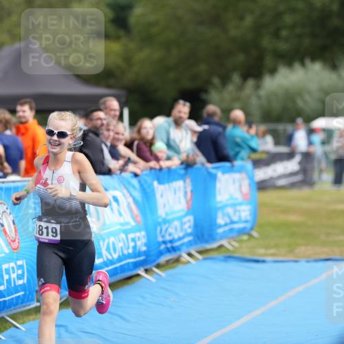 30.08.2026 - Elbe Triathlon Hamburg LAZAROV Photography http://msf.ph/oto/10029539 30.08.2026 12:51:41 Ziel 1819 meine-sportfotos.de
