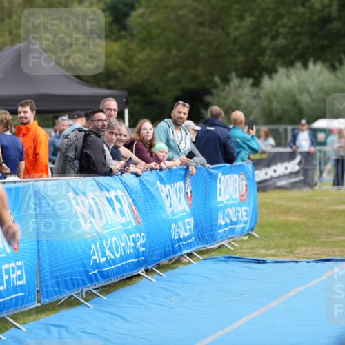 30.08.2026 - Elbe Triathlon Hamburg LAZAROV Photography http://msf.ph/oto/10029540 30.08.2026 12:51:42 Ziel 1819 meine-sportfotos.de