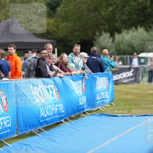 30.08.2026 - Elbe Triathlon Hamburg LAZAROV Photography http://msf.ph/oto/10029541 30.08.2026 12:51:42 Ziel 1819 meine-sportfotos.de