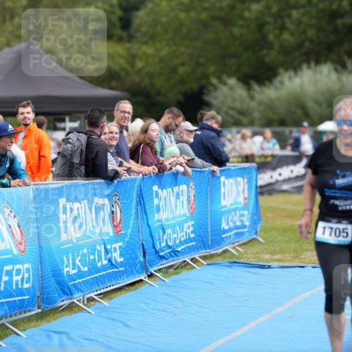 30.08.2026 - Elbe Triathlon Hamburg LAZAROV Photography http://msf.ph/oto/10029548 30.08.2026 12:52:52 Ziel 1705 meine-sportfotos.de