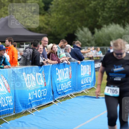 30.08.2026 - Elbe Triathlon Hamburg LAZAROV Photography http://msf.ph/oto/10029550 30.08.2026 12:52:52 Ziel 1705 meine-sportfotos.de