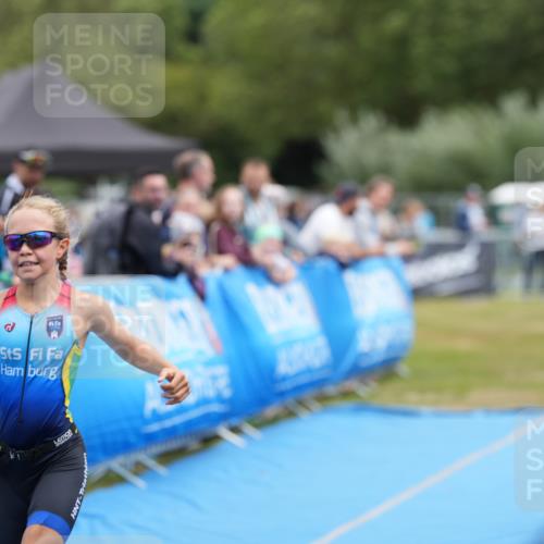 30.08.2026 - Elbe Triathlon Hamburg LAZAROV Photography http://msf.ph/oto/10029567 30.08.2026 12:54:08 Ziel 1855 meine-sportfotos.de