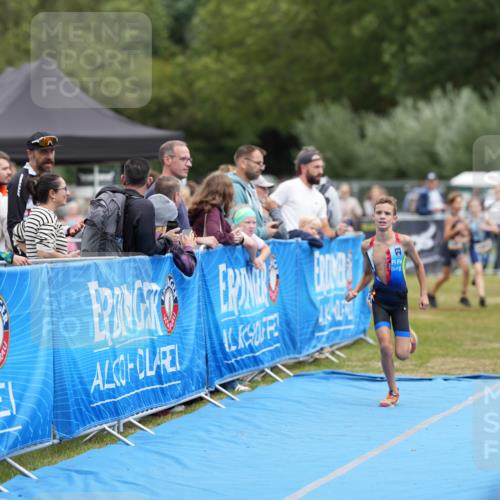 30.08.2026 - Elbe Triathlon Hamburg LAZAROV Photography http://msf.ph/oto/10029569 30.08.2026 12:54:19 Ziel 1758, 1836, 1857, 1864 meine-sportfotos.de