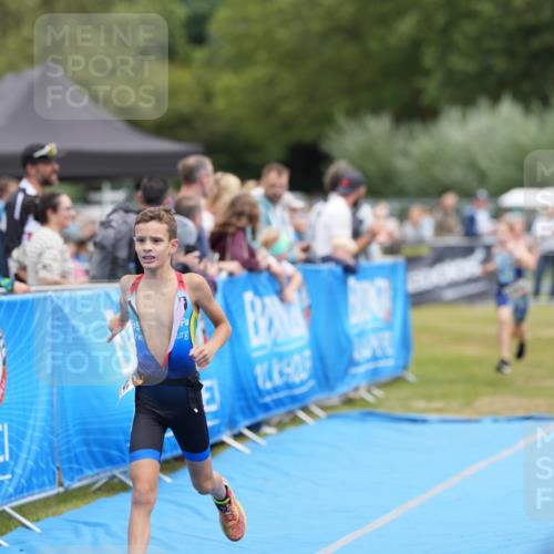 30.08.2026 - Elbe Triathlon Hamburg LAZAROV Photography http://msf.ph/oto/10029571 30.08.2026 12:54:21 Ziel 1758, 1836, 1857, 1864 meine-sportfotos.de