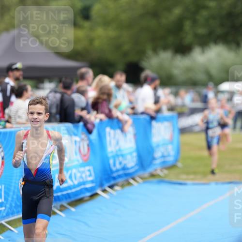 30.08.2026 - Elbe Triathlon Hamburg LAZAROV Photography http://msf.ph/oto/10029572 30.08.2026 12:54:21 Ziel 1758, 1836, 1857, 1864 meine-sportfotos.de