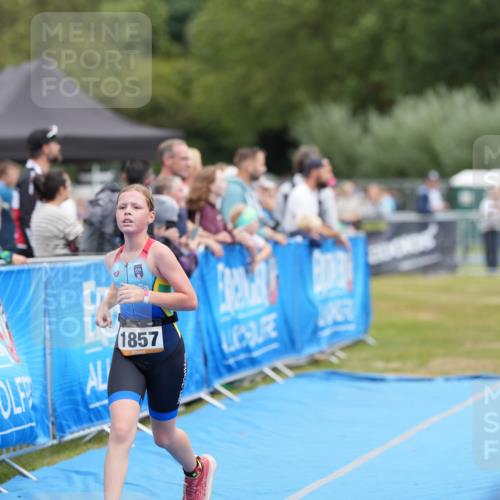 30.08.2026 - Elbe Triathlon Hamburg LAZAROV Photography http://msf.ph/oto/10029577 30.08.2026 12:54:27 Ziel 1857, 1864 meine-sportfotos.de