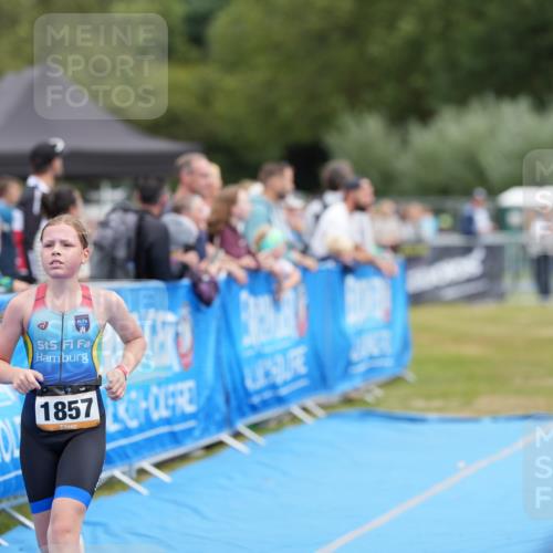 30.08.2026 - Elbe Triathlon Hamburg LAZAROV Photography http://msf.ph/oto/10029578 30.08.2026 12:54:27 Ziel 1857, 1864 meine-sportfotos.de